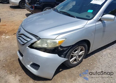 2010 Toyota Camry Le z USA, uszkodzony, nr VIN 4T4BF3EK0AR011594
